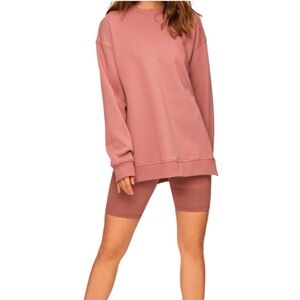 Stronger embrace seamless rib bike shorts (L) and cozy loose sweatshirt (xl)